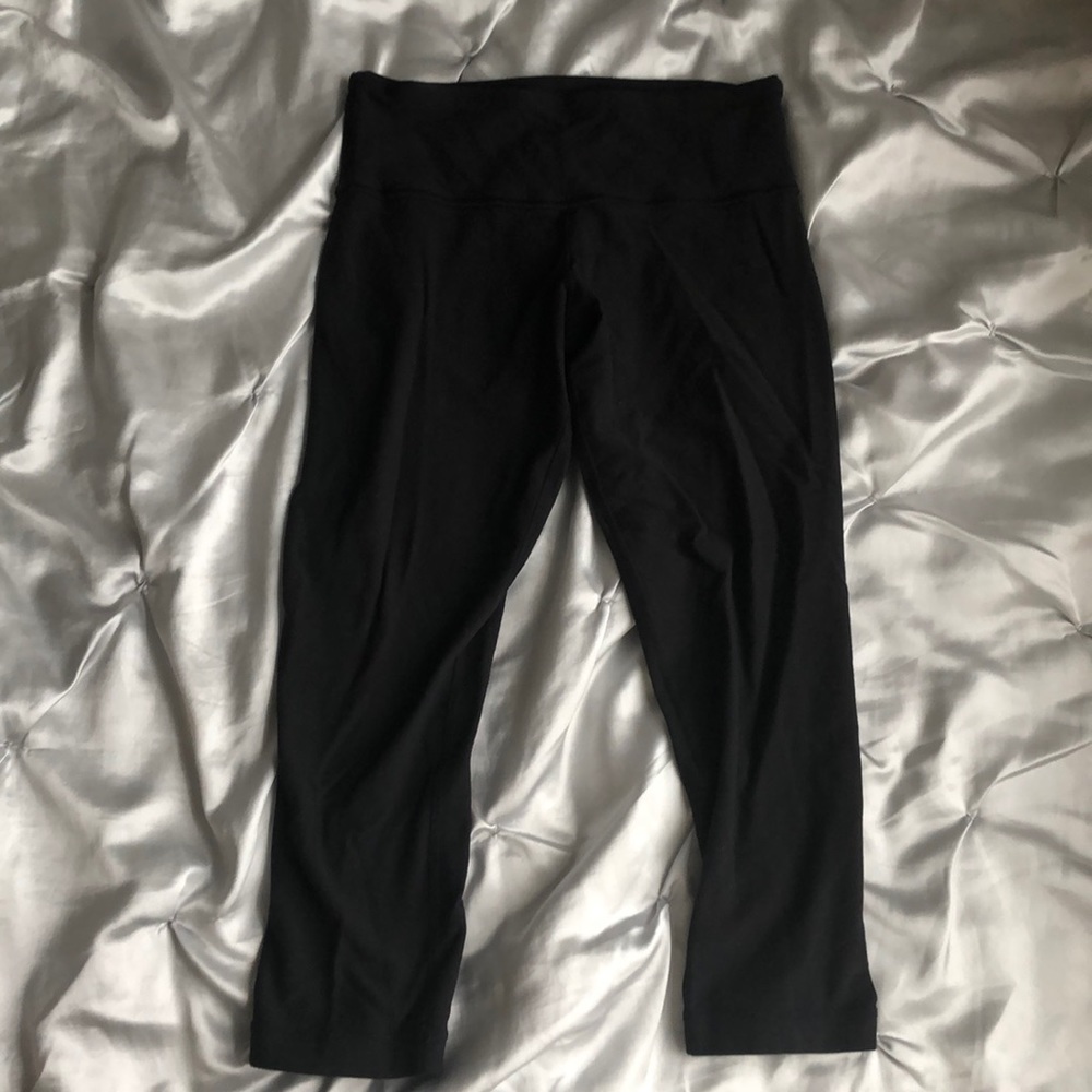 Lululemon cropped leggings Size 4